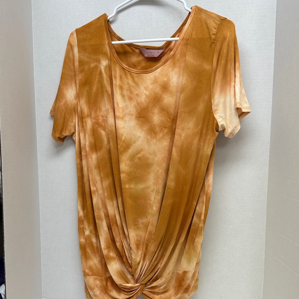 Sjs tie dye orangish brown short sleeve shirt size extra large knot detail